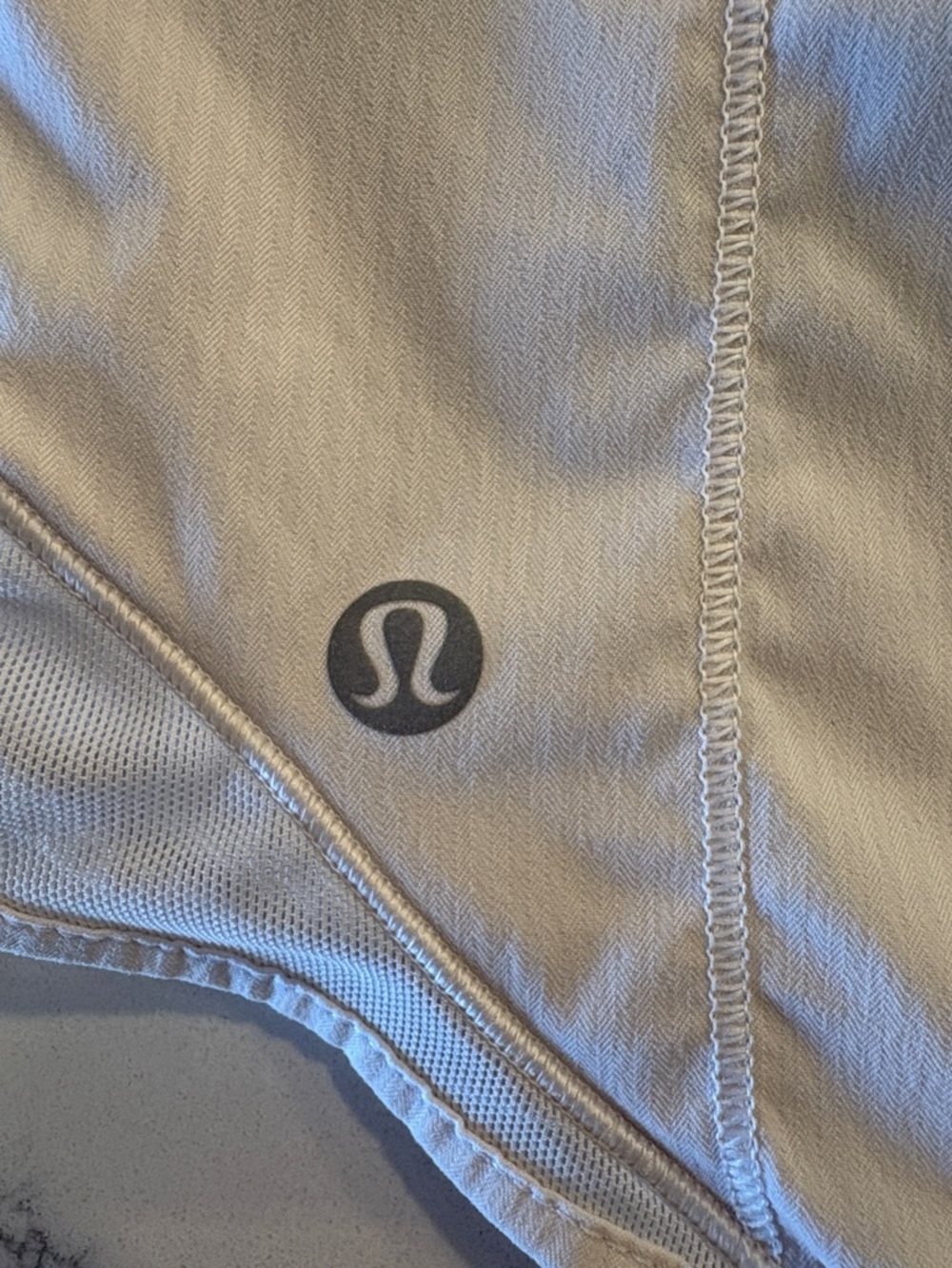 Lululemon Hotty Hot Short 4” Inseam ~ 4 ~ White with Nude Liner - Picture 4 of 10